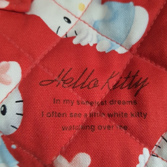Hello Kitty Duffle Bag - Picture 3 of 4